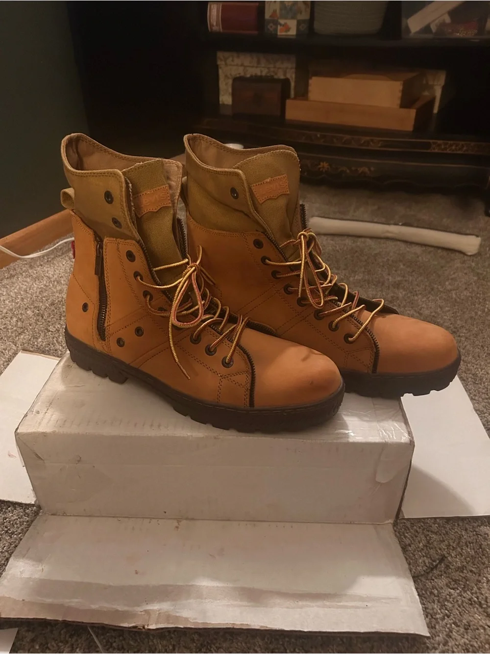 Levis Men's Sahara Nubuck Canvas Engineer Boot New